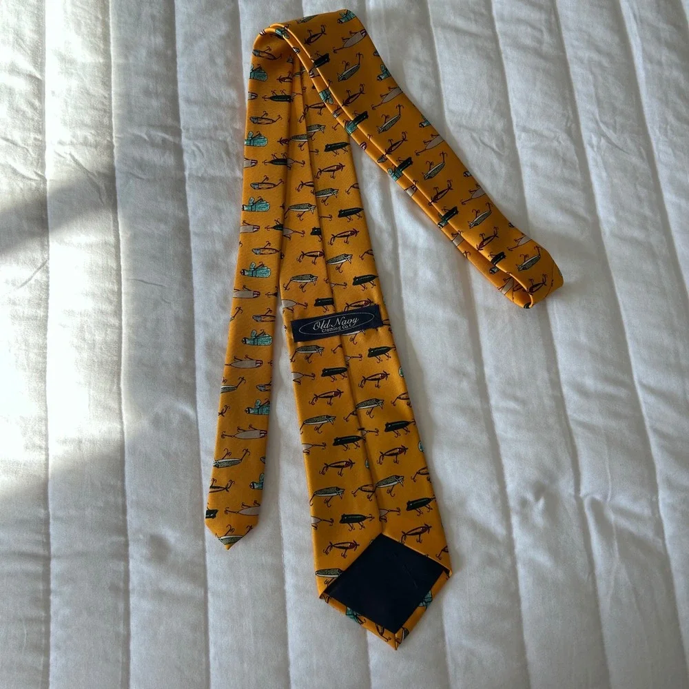 Old Navy Mens Silk Tie Mustard Yellow Fishing Lure Novelty Pattern USA Made‎
